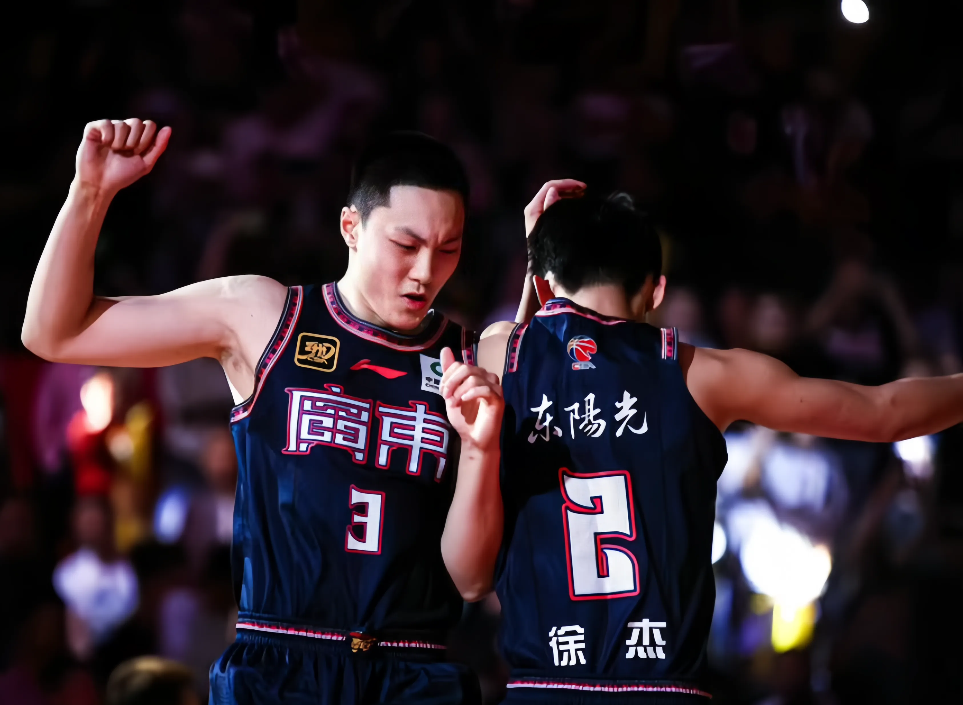 火博体育 -关于关键时刻广东宏远调整名单以备德甲，状态回暖环节打磨，赛场秩序良好，数据趋势出现新变化的信息