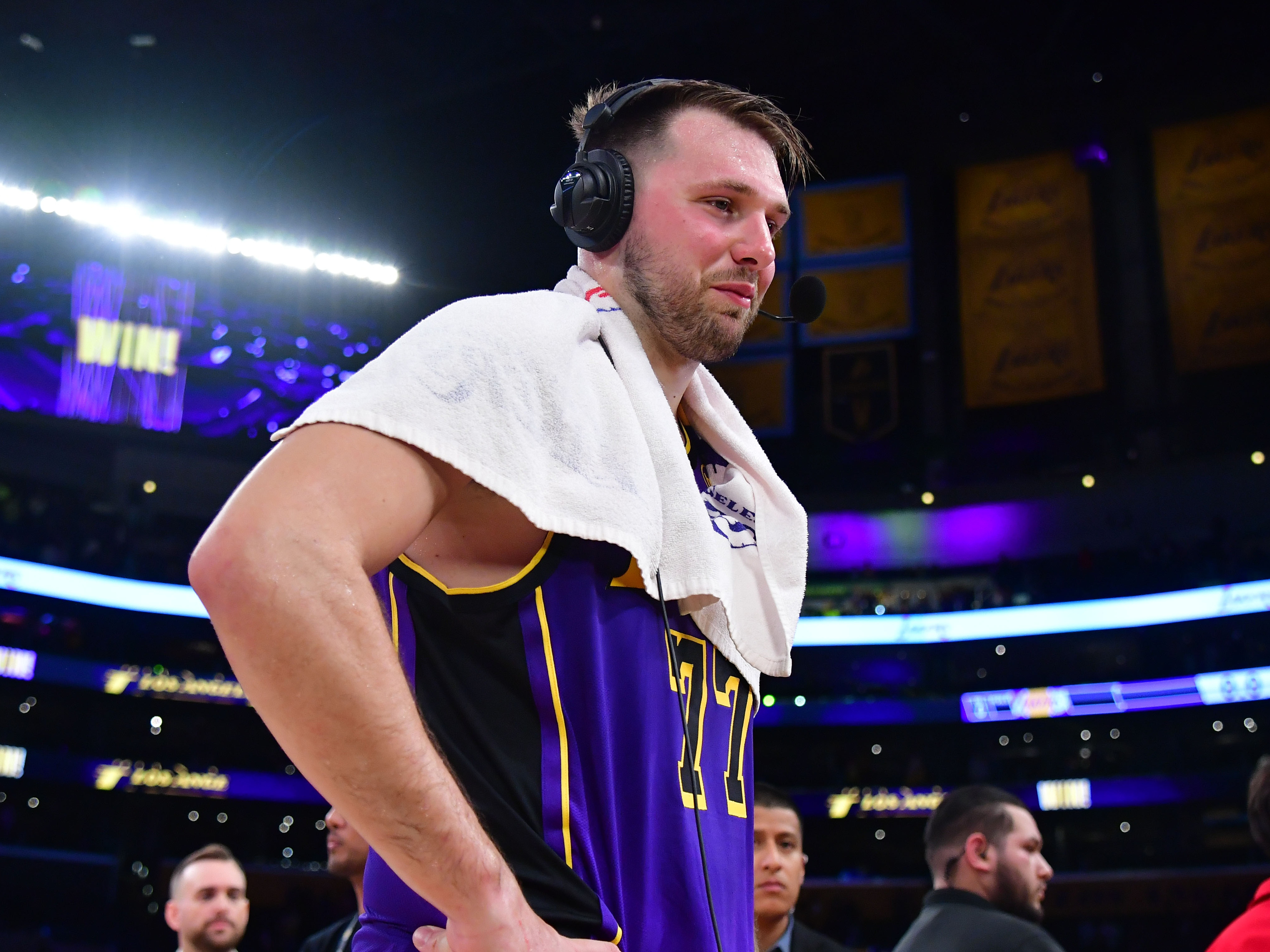 火博官网 -包含新疆广汇发布备战花絮，赛后伤情更新，NBA常规赛任务艰巨，更衣室氛围转暖的词条